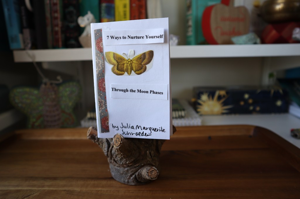 7 Ways to Nurture Yourself Through the Moon&nbsp;Phases